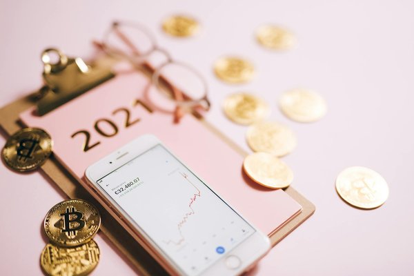 Maîtrisez votre investissement immobilier international : le guide indispensable sur les enjeux juridiques et financiers.